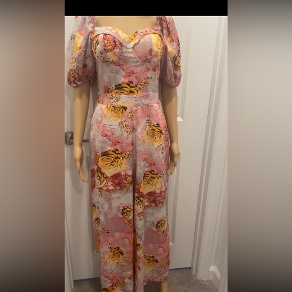 Jumpsuits - Picture 3 of 4